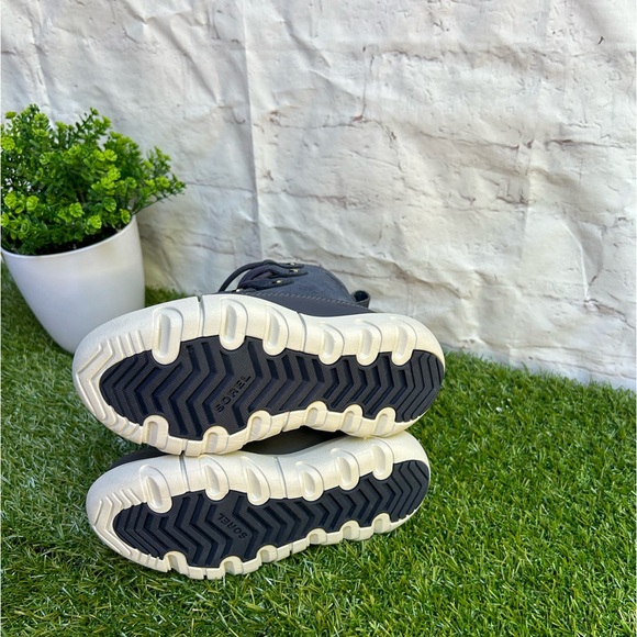 Sorel Kids' Explorer Waterproof
Lace-up Boot In India Ink/ Moonstone Size 10 new - Picture 14 of 15